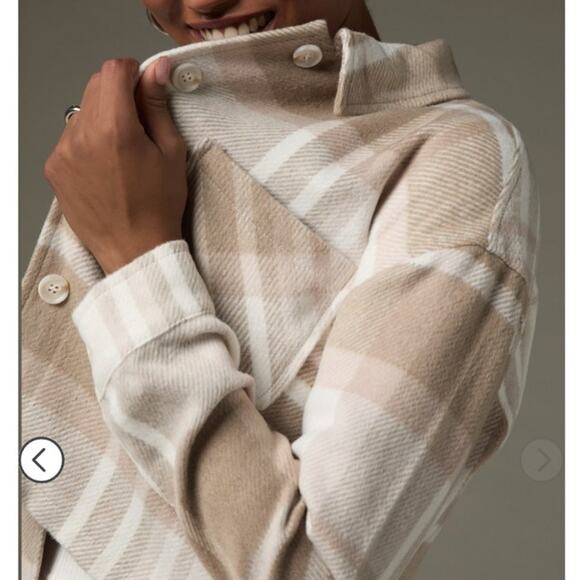 Francesca's Lydia Cropped Plaid Shacket Tan Cream Fall Winter Layering Jacket L - Picture 4 of 15